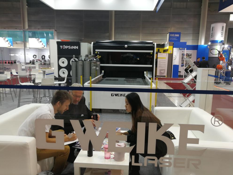 fiber laser cutting machine